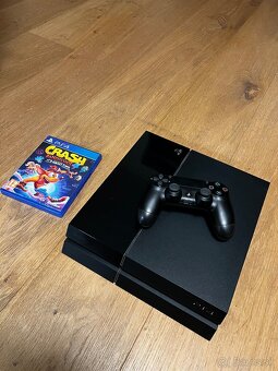 Predám Playstation 4 + Crash Bandicoot 4 - 2