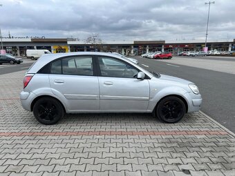 Kia Rio 1.4i 16V 71kw koup ČR naj. 136t digi klima - 2