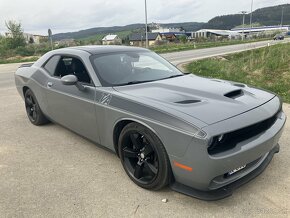 Dodge Challenger 5,7 HEMI— 276 kW—rok 2017–manuál - 2