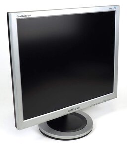 Predám 19" monitor SAMSUNG SyncMaster910T - 2