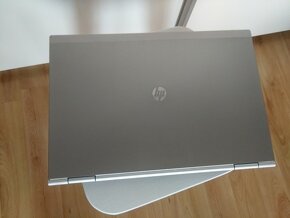 predám HP Elitebook 8460p , Intel Core i5 , 4gb ram , ssd - 2