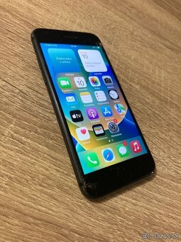 iPhone 8 / 64GB prasknutý displej - 2