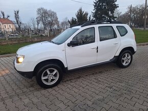 DACIA DUSTER 1,6 BENZÍN 4X4 ROK 2011 - 2