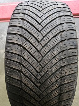 225/40 R18 - 2