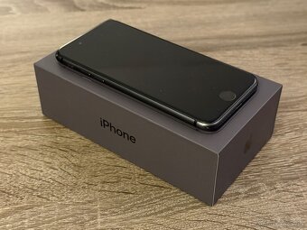 Predám iPhone 8 Space Gray 64GB - 2