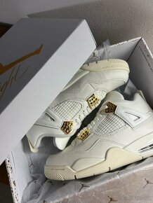 Nike Air Jordan 4 Metallic Gold - 2