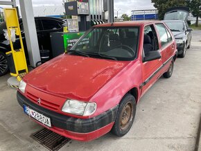 Saxo 1.1 benzín - 2