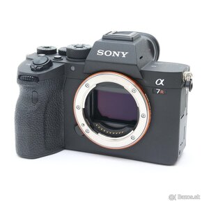 SONY A 7R IV- 4  + 24 - 105 IS STM - 2