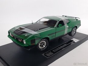 1:18 - Ford Mustang Mach 1 (1971) - Sun Star - 1:18 - 2