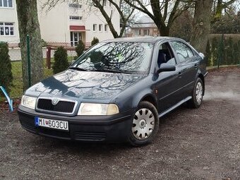 Škoda Octavia 2.0 benzín r.v 2003 - 2