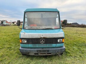 Mercedes Vario - 2