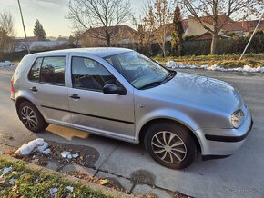 Volkswagen Golf 1.6 benzin - 2