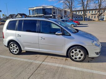 Volkswagen Touran 1.9 TDI BlueMotion Trendline - 2