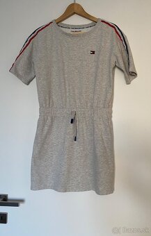 Tommy Hilfiger športové šaty veľ. XS - 2