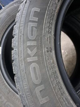 Nokian 215/60 R17 - 2