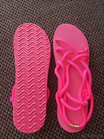 Sandálky letné ružové, veľkosť 39 - 2