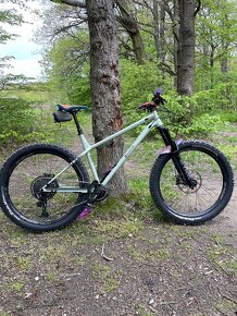 masina Commencal META HT Custom 2021 - 2