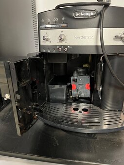 Kavovar Delonghi - 2