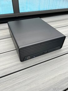 NOVÝ NEPOUŽÍVANÝ POČÍTAČ HP Pro SFF 400 G9 - 2