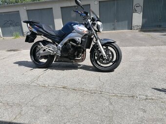 SIZUKI GSR 600 - 2