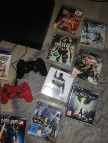 Playstation 3 Slim, kopec hier, 2 ovládače, káble - 2