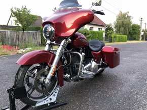 Harley Davidson FLHX 103” - 2