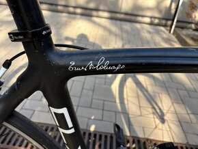 Karbónové Colnago s Ultegrou Di2 , rafikovymi brzdami - 2