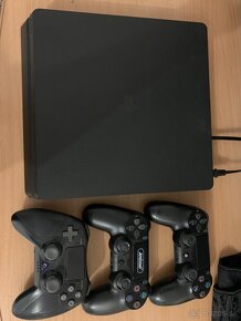 Playstation 4 - 2