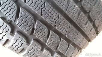 2 ks ZIMNÉ 245/40 R17 95V XL KUMHO cca 7 mm - LEN 39,99€/kus - 2