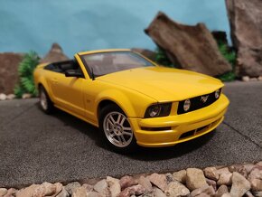 Prodám model 1:18 Ford mustang GT convertible 2006 - 2