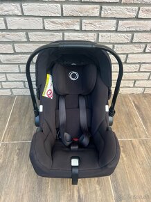 Autosedacka a Isofix zakladna Bugaboo - 2