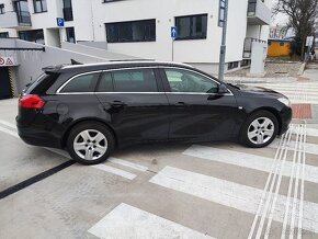 Opel Insignia Sports Tourer - 2