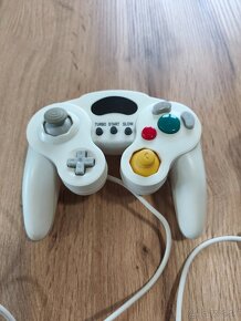 Nintendo Gamecube / Wii gamepad - 2