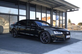 Audi S8 PLUS Quattro AT8 (610k) - 2