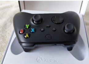 Xbox ovládač - 2