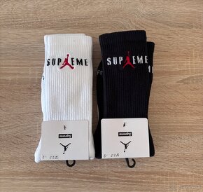 Supreme x Jordan White Socks - 2