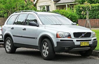 rozpredam Volvo XC90 D5 AWD 2,4 2004, automat, 120 kw motor - 2