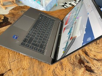 HP Zbook Studio G8 - 2