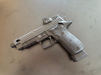 SIG SAUER P226 ZEV (9 MM) - 2