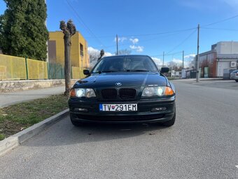 BMW 318I - 2