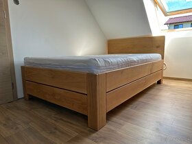 Dubová masívna posteľ 90x200cm so zábranami - 2