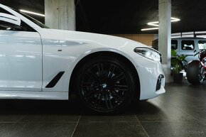 BMW Rad 5 530d xDrive M-SPORT - 2