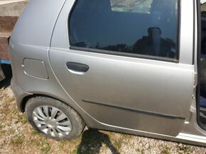 Fiat punto 1 a 2 diely nie v celku - 2