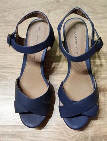 Nove krasne sandalky - 2