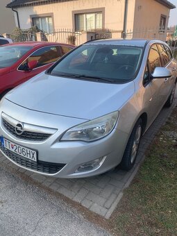 REZEROVANÉ Opel Astra Combi 1.7cdti 81kw - 2