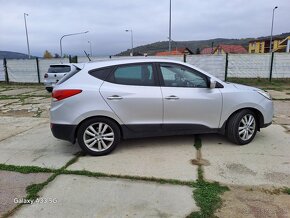 Predám Hyundai ix35 2.0 CRDi VGT Premium 4x4 A/T - 2