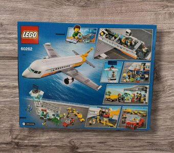 LEGO CITY: PASSENGER AIRPLANE TERMINAL (60262) - 2