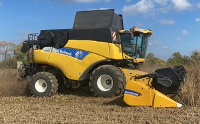 Sójová lišta New Holland 740 CF-30 - 2