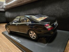 Modely Mercedes Benz 1:18 AUTOart Norev - 2