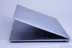 ZÁRUKA/Macbook Air 13.3"/M1 (7CORE)/8GB RAM/256GB SSD - 2